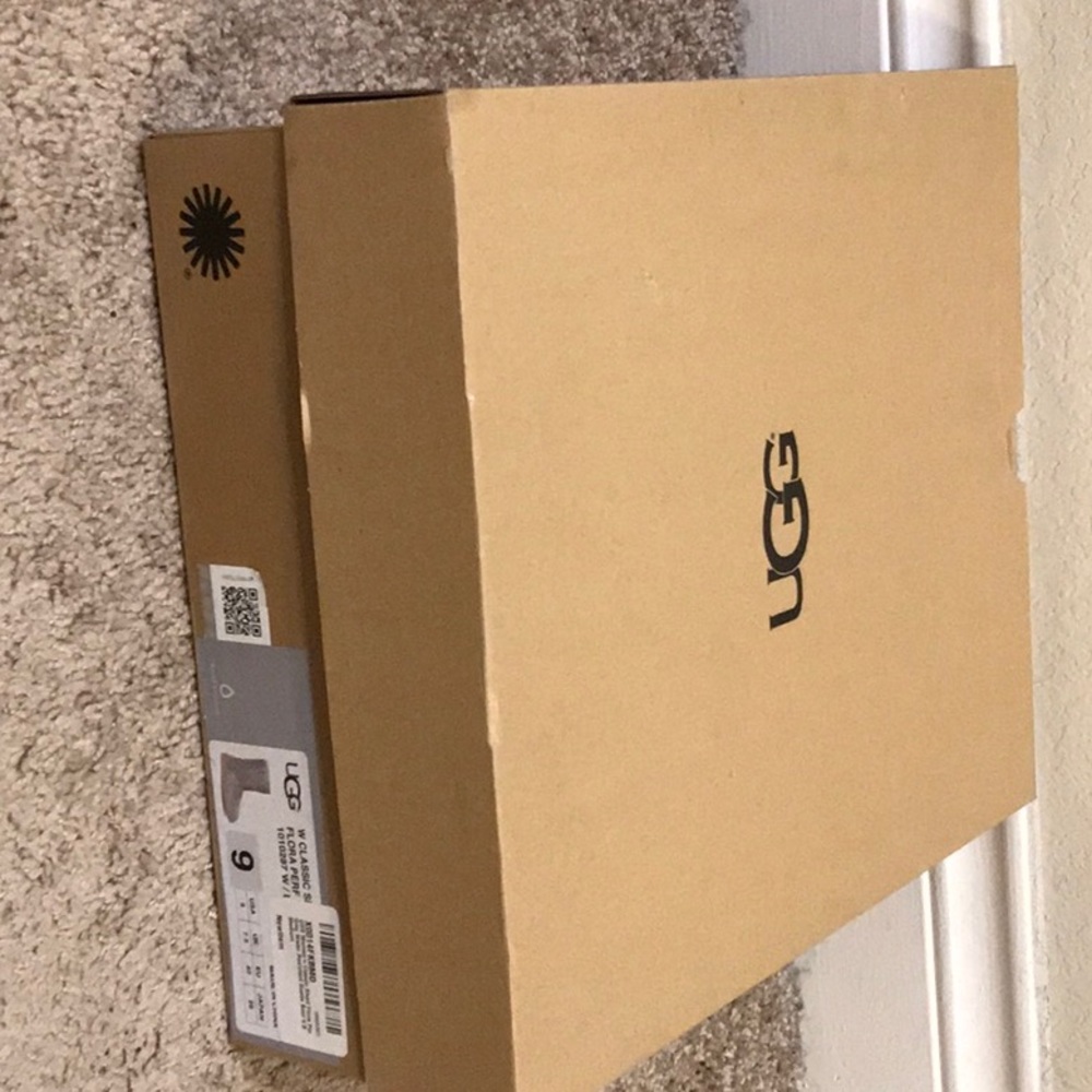 UGG
